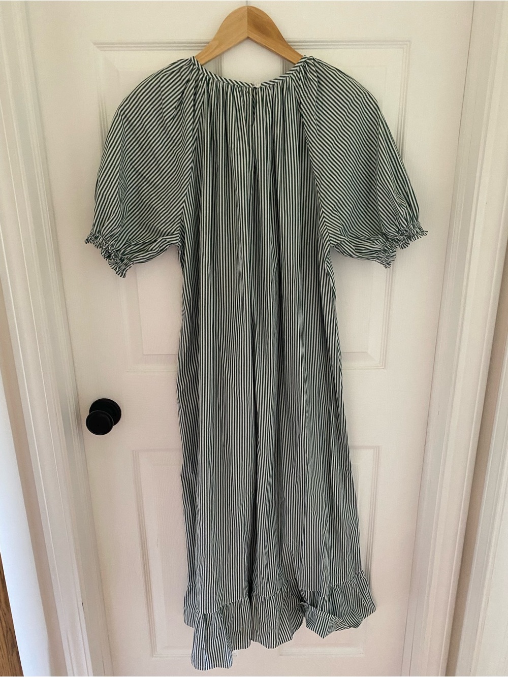 LAKE Striped Green Puff-Sleeve dress - Picture 2 of 7